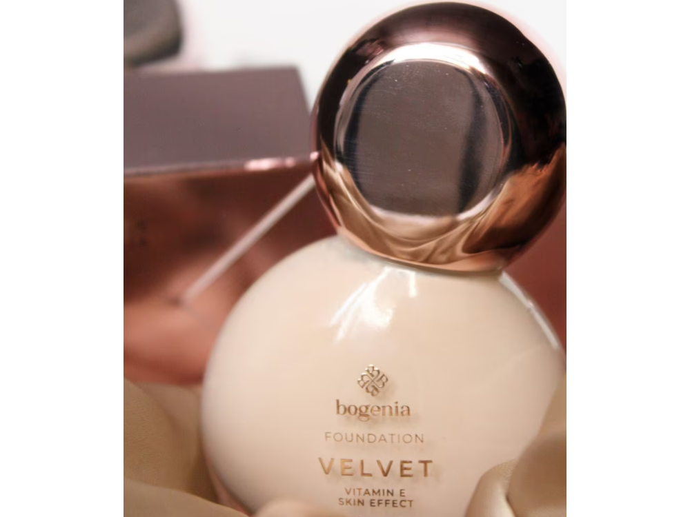 Тональна основа Bogenia Velvet BG602 003 Beige, 30 мл